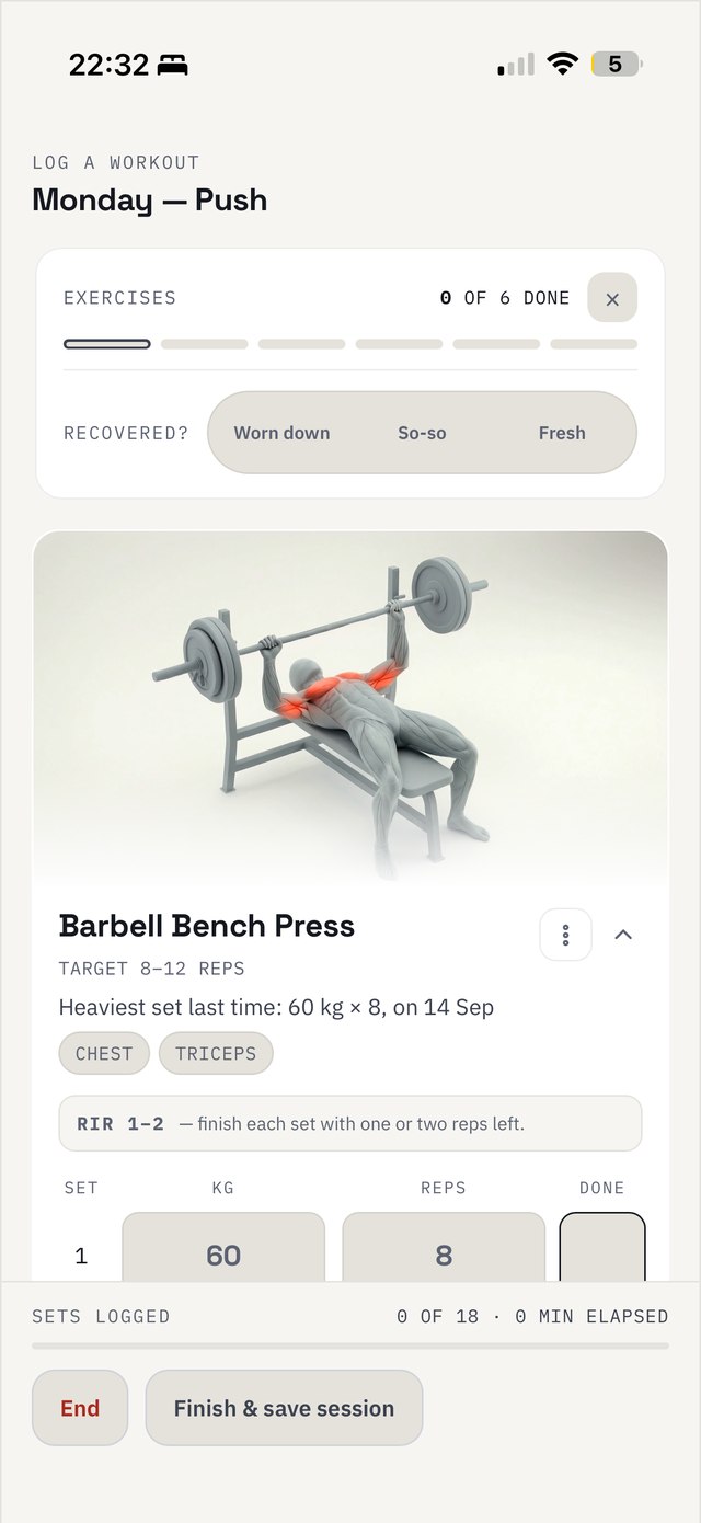 A session with its exercises, and last time&rsquo;s weight and reps waiting in the fields